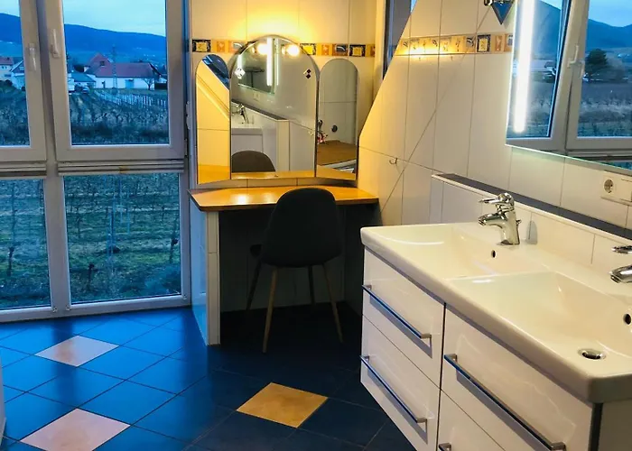 Suedpfalz Mit Fernblick *